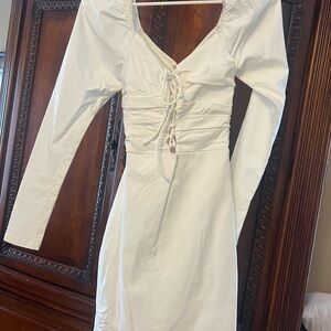 Elegant White Long Sleeve Dress